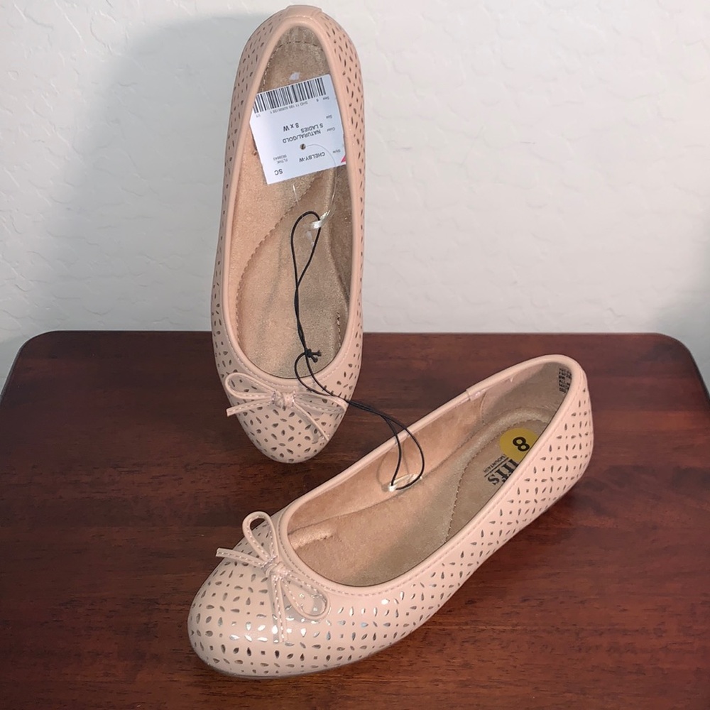 CLIFFS BY WHITE MOUNTAIN BRAND NEW WITH TAGS SIZE 8 GORGEOUS SLIP ON FLATS